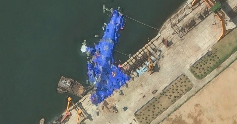 Sjeverna Koreja objavila da je iz drugog pokušaja uspješno porinula ratni brod