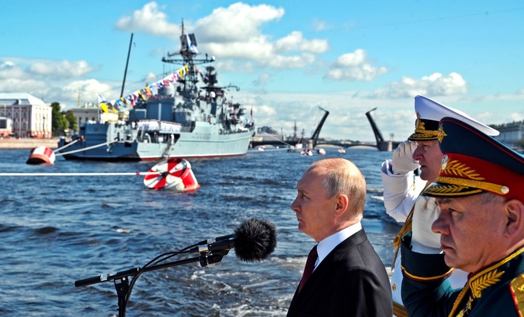 Putin držao govor na paradi ruske mornarice, najavio 30 novih brodova