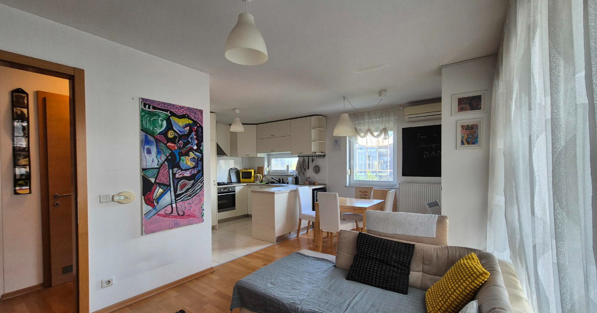 Top oglasi za nekretnine: Moderan stan s velikom garažom na Laništu