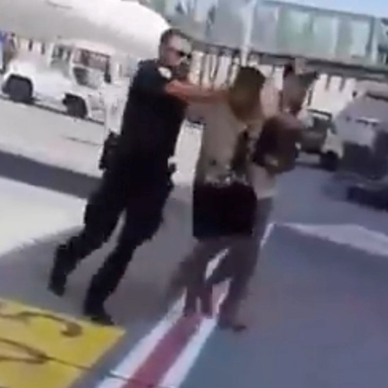 Kontroverzni nogometaš uhićen na povratku s klupskog SP-a. Pogledajte snimku