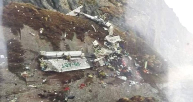 U Nepalu pao avion s 22 osobe, vojska locirala mjesto pada