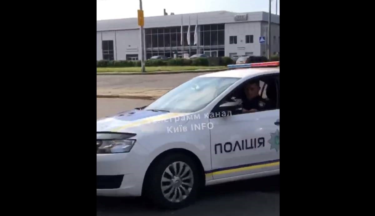 Čovjek na sudu u Kijevu aktivirao eksploziv. Vlasti: Možda je nehotice stao na njega