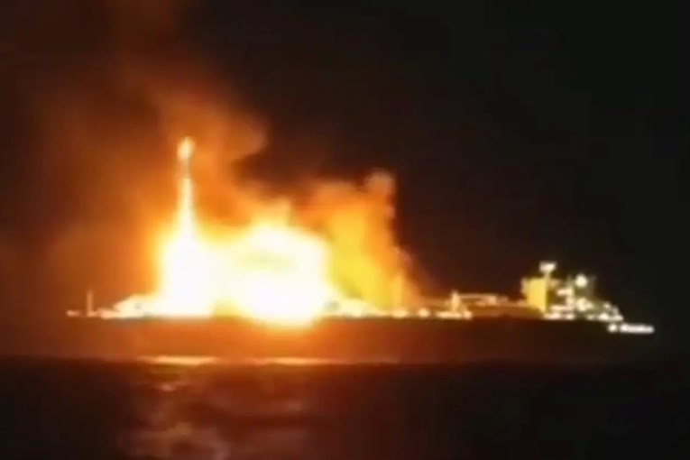 VIDEO Širi se snimka. Navodno gori ruski tanker u Sredozemnom moru