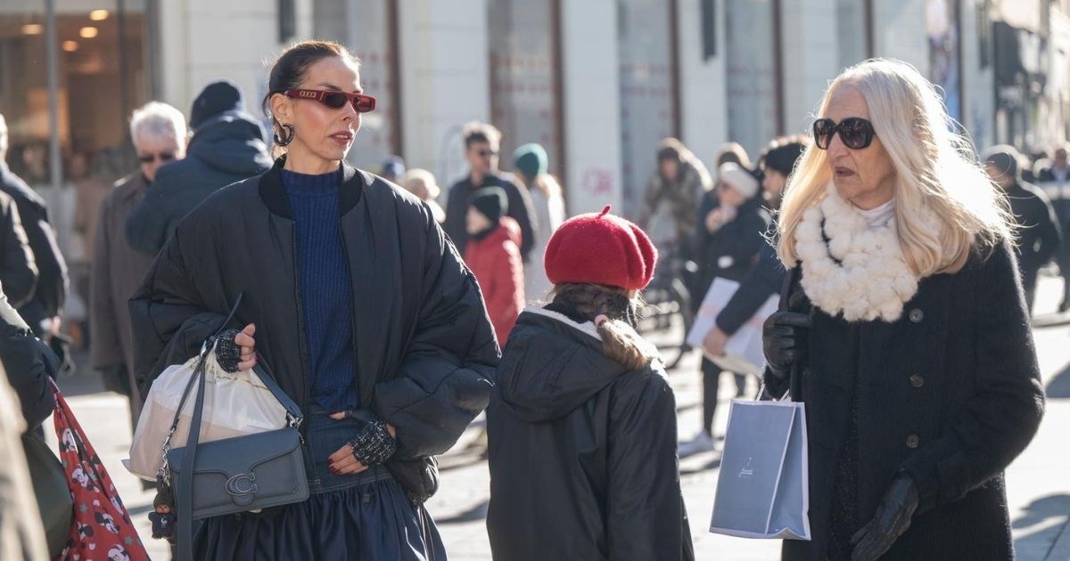 Olja Vori prošetala zagrebačkom špicom u zanimljivoj modnoj kombinaciji