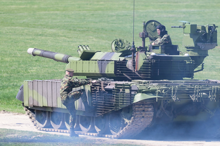 FOTO Srpska vojska vježba s moderniziranim tenkovima M-84