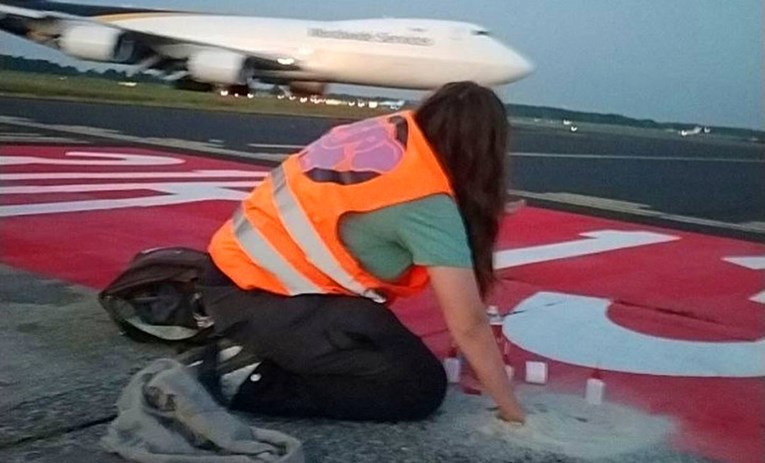 FOTO Aktivisti prosvjedovali na 4 njemačka aerodroma. Privremeno zaustavljeni letovi