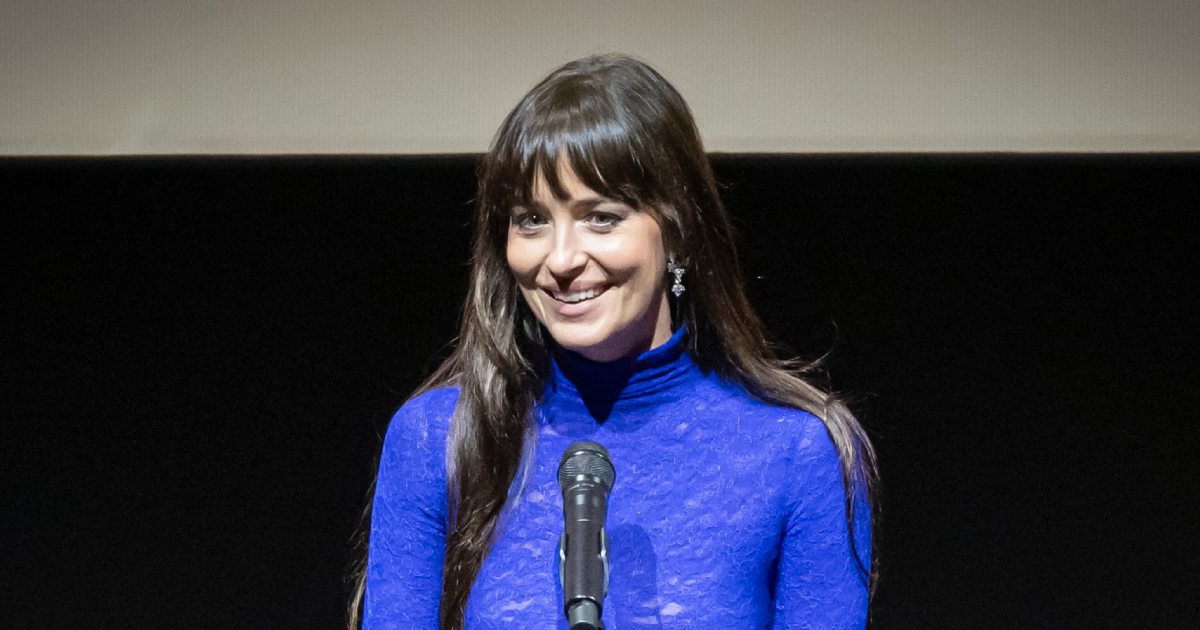 Dakota Johnson u još jednoj haljini koja malo toga ostavlja mašti
