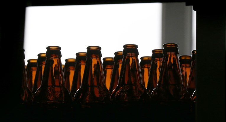 Najveći svjetski proizvođač alkohola reže troškove