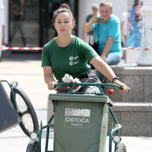 VIDEO Na Trgu bana Jelačića održana utrka smetlara