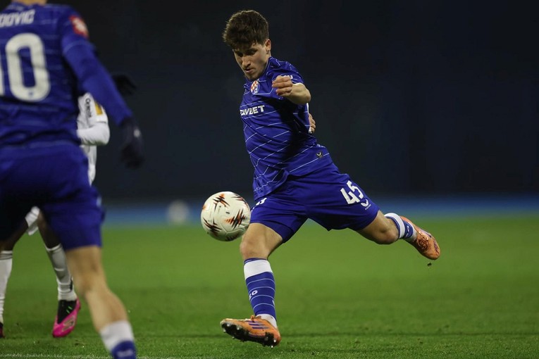 Dinamov talent prelazi u Hajduk