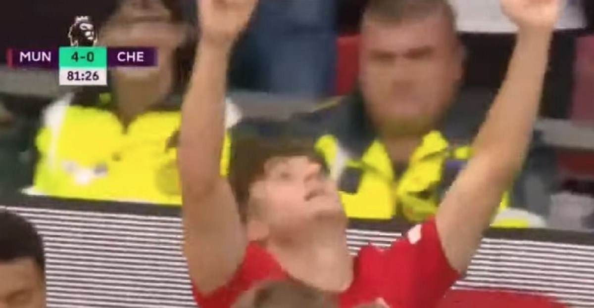 Otac nije doživio njega u Unitedu: Zato je gol u debiju slavio gledajući u nebo