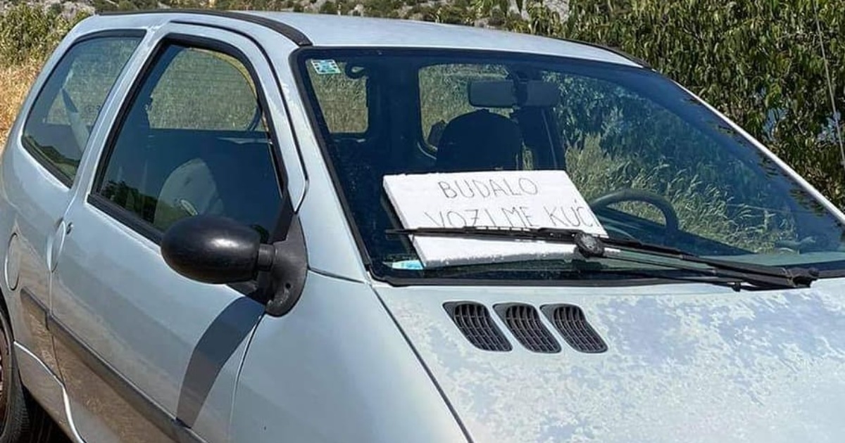 Fotka automobila iz Dalmacije postala hit na Fejsu zbog onoga što piše na njemu