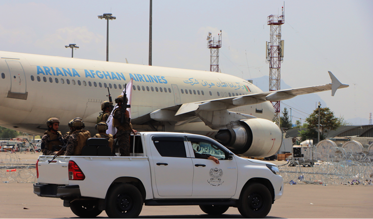 Kabulska zračna luka otvara se za prihvat pomoći, obavljeni prvi domaći letovi
