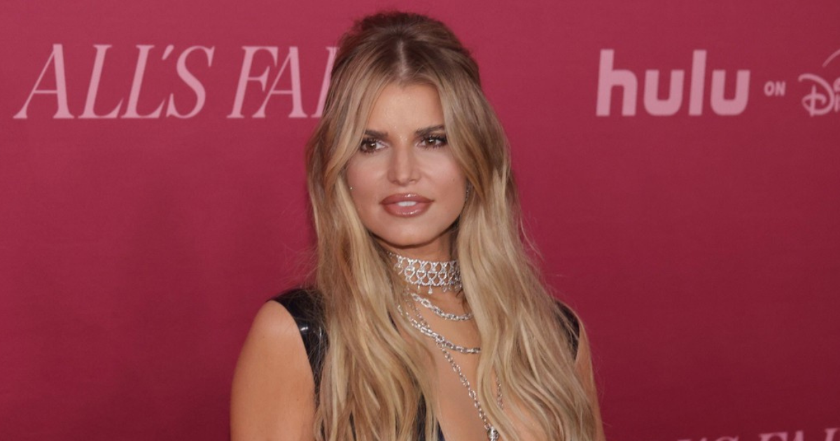 Jessica Simpson: Sa 17 godina su mi rekli da moram smršavjeti