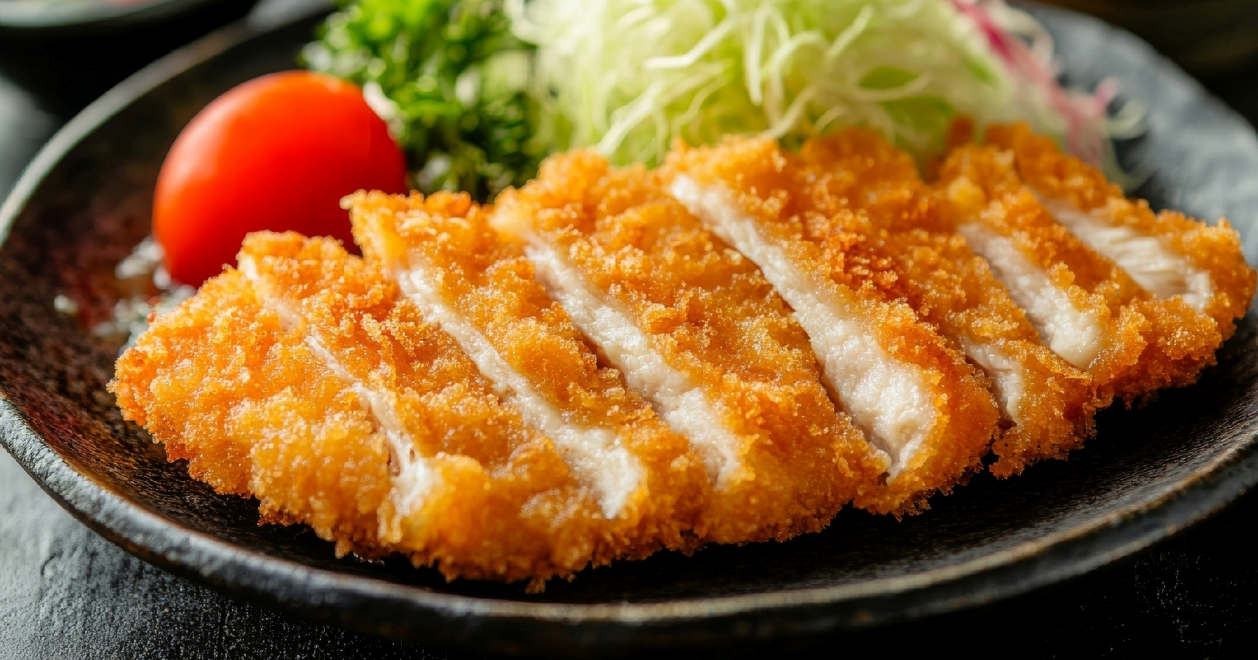 Trik za najhrskaviju pohanu piletinu: Metoda paniranja u dva koraka