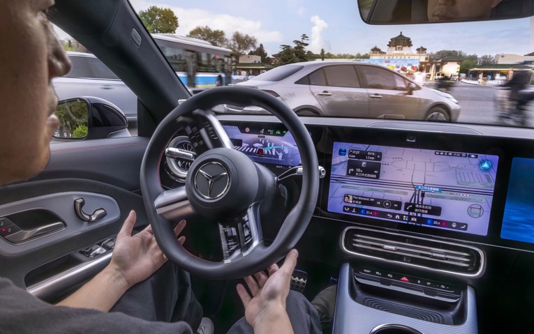Mercedes želi revolucionirati vožnju. U pomoć zove poznatu tvrtku