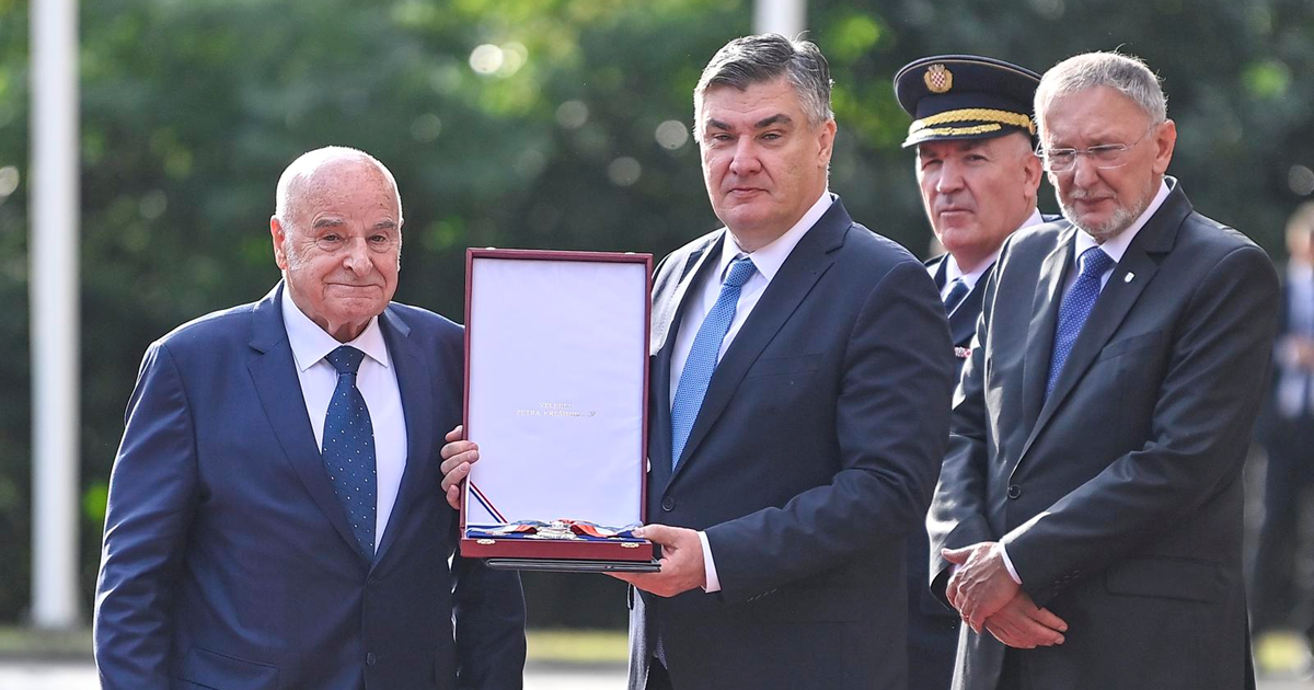 Milanović odlikovao ratnog ministra Jarnjaka. Oslovio ga njegovim nadimkom