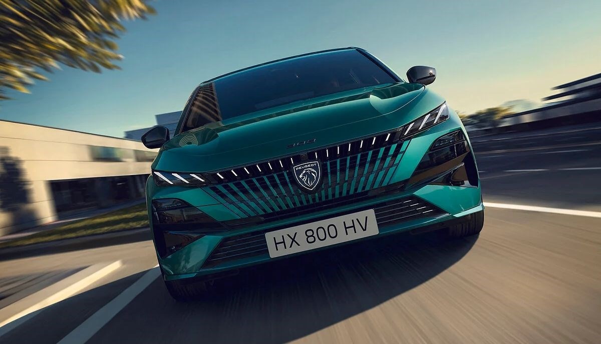 Stiže Peugeot 308 u velikom osvježenju. Upadljiva svjetleća maska i bolje performanse