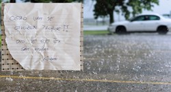 Splićaninu na kiši ostao otvoren prozor na autu, Goran riješio stvar i ostavio poruku