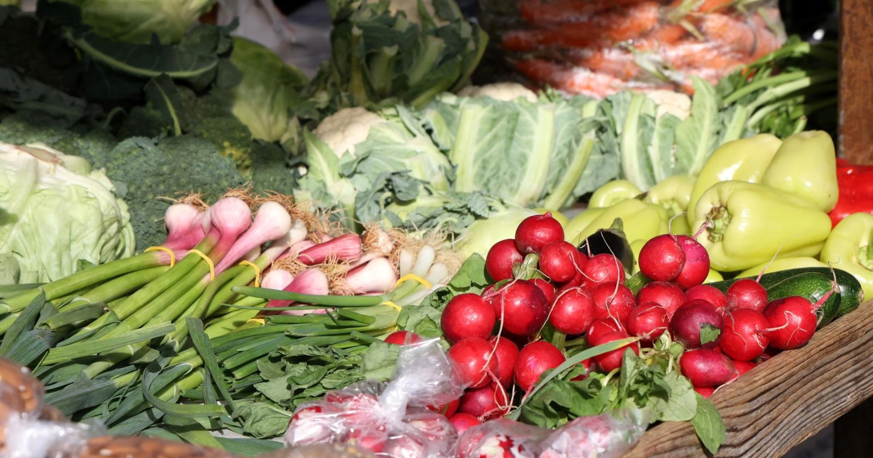 FOTO Pogledajte ponudu na šibenskoj tržnici uoči najvećeg kršćanskog blagdana Uskrsa