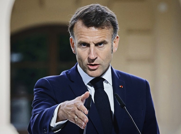 Macron zaprijetio Rusiji novim sankcijama ako odbije prekid vatre