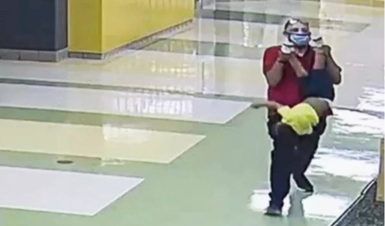 VIDEO Zaposlenik škole u SAD-u udario u glavu i držao za noge autistično dijete (3) 