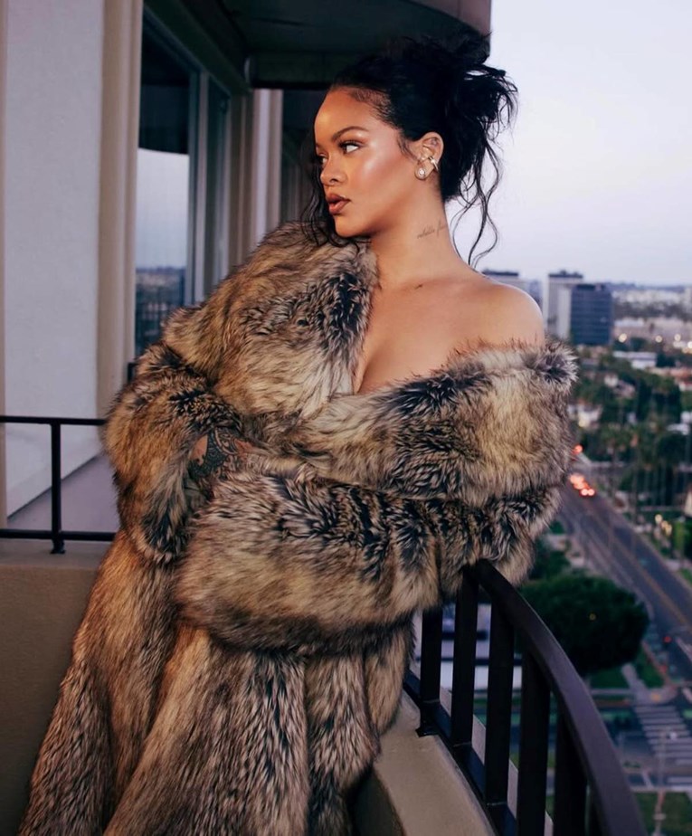 Rihanna izgubila 33 milijuna eura zbog neuspjele suradnje s Louis Vuittonom