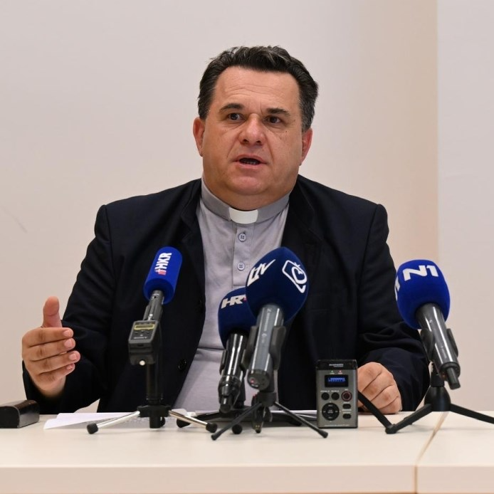 Biskupi: Ujutro mogu biti žena, popodne leptir, navečer muško. To se danas promiče