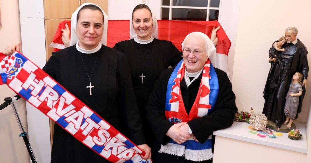 Ovo su časne sestre koje su navijale za Vatrene. Jedna od njih je bivša nogometašica