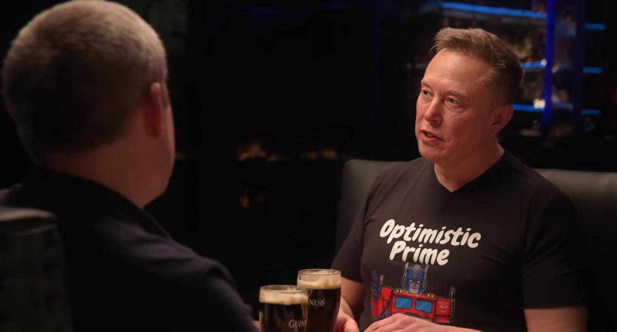 Elon Musk: Amerika će 1,000% bankrotirati. Mogu je spasiti samo AI i roboti