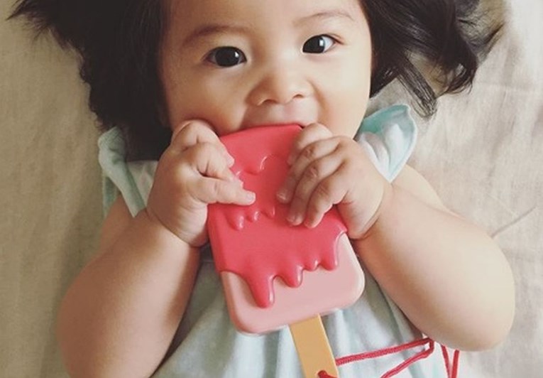 Zbog urnebesne frizure ovu šestomjesečnu curicu prati 70 tisuća ljudi