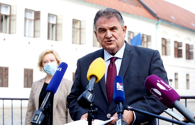 Čačić nakon što je srušio većinu Plenkoviću: Pale su HDZ-ove maske