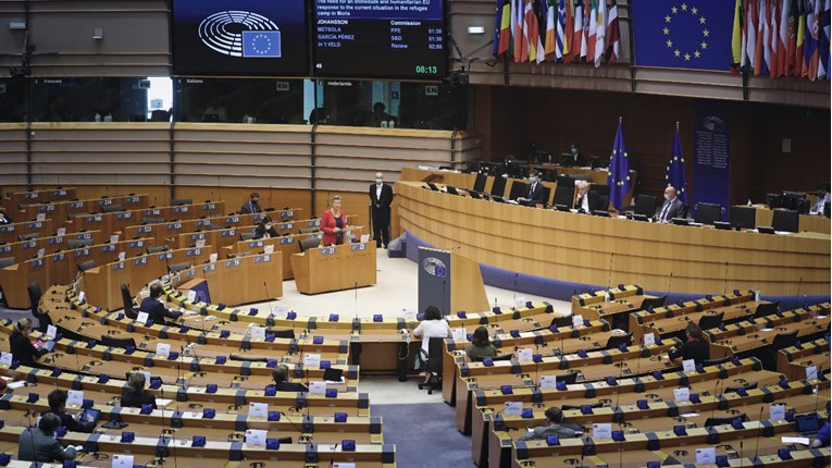 Europski parlament traži usklađivanje EU u borbi protiv covida-19