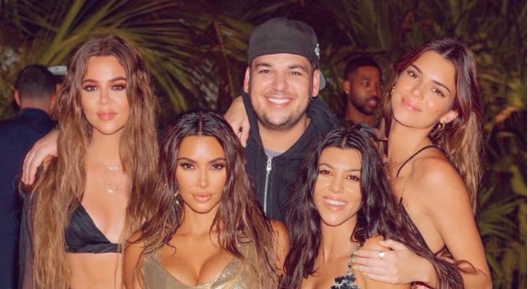 Kim Kardashian žestoko kritiziraju zbog zabave: Dok ostatak svijeta pati, ona slavi