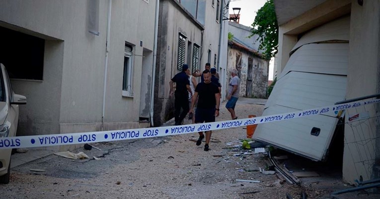 FOTO Jaka eksplozija u centru Metkovića. Ženu helikopterom prevezli u bolnicu