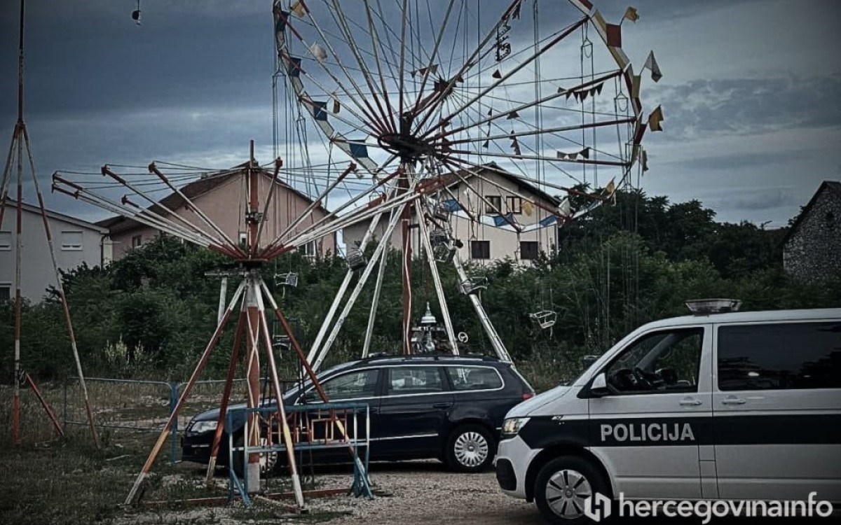 U Ljubuškom pao dio vrtuljka, ozlijeđeno šestero djece