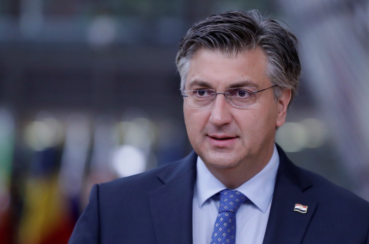 Plenković uputio novogodišnju čestitku: Pozivam vas da vjerujete struci, cijepite se