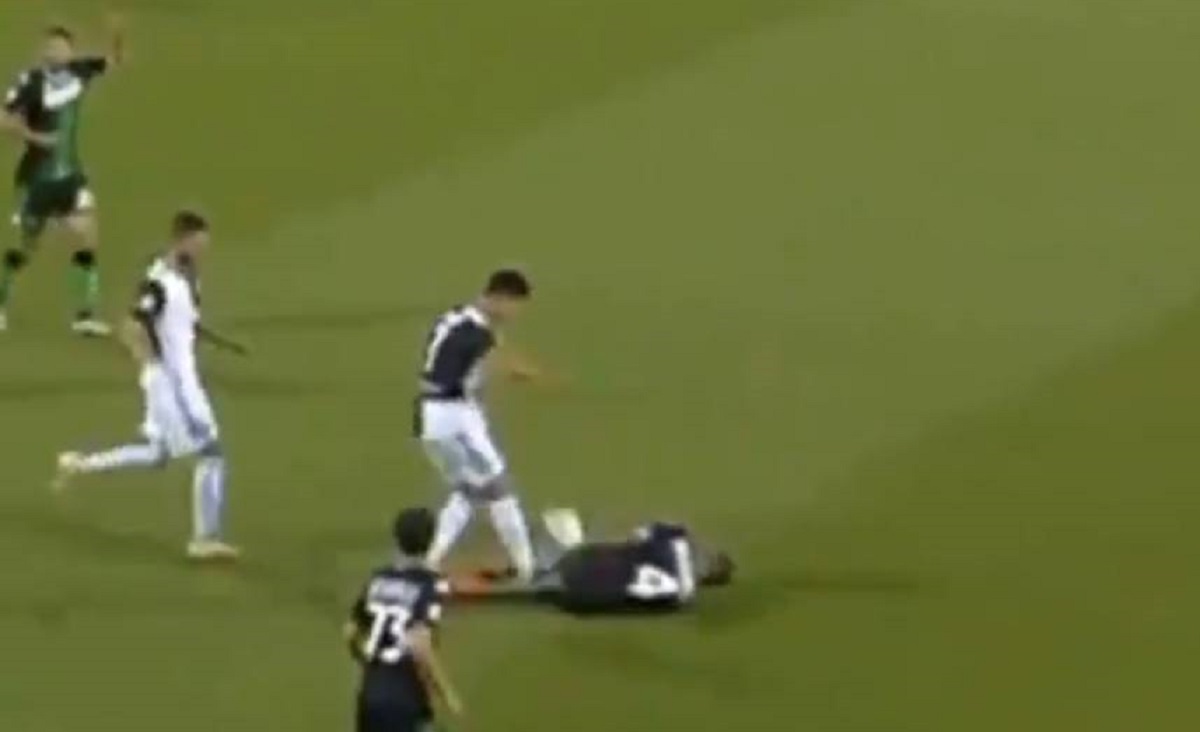 Ronaldo zgazio suparnika koji je ozlijeđen ležao na podu. Nije dobio crveni karton