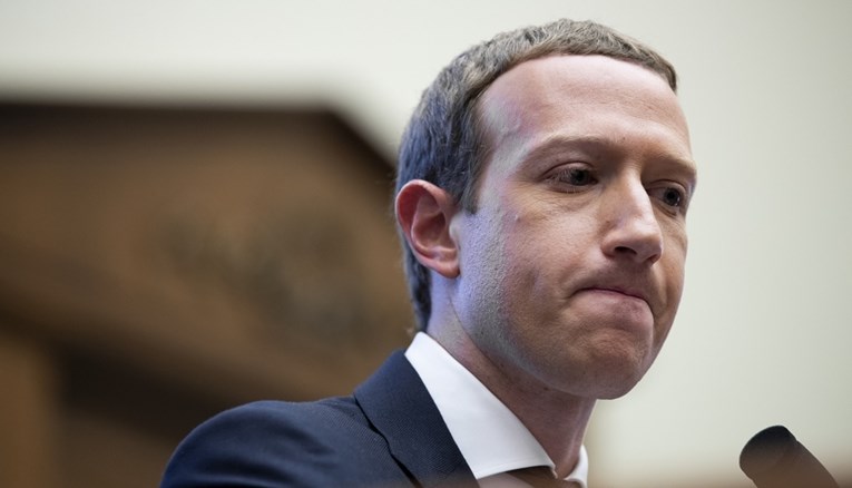 Nakon skandala i velikog pada Facebooka oglasio se Zuckerberg