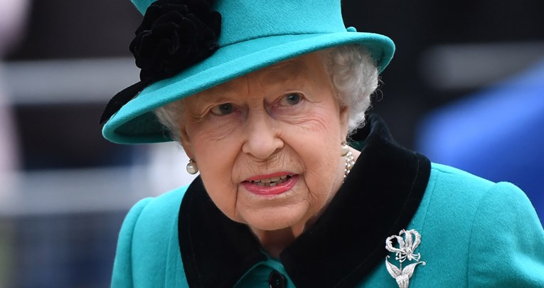 Dodatak koji je obilježio njezin stil: Koliko šešira posjeduje kraljica Elizabeta?