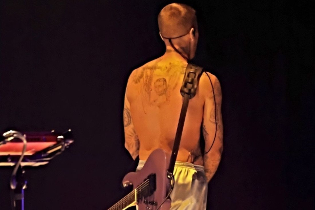 Justin Bieber pokazao novu tetovažu na Grammyjima i izazvao raspravu. Što je na njoj?