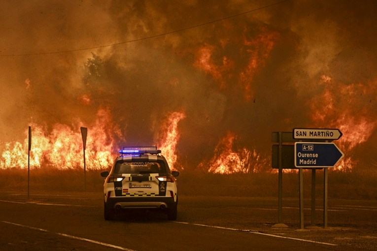 Španjolska uključila vojsku u borbu s 20 požara, temperature i do 45°C