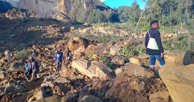 Više od 600 ljudi nestalo nakon odrona u Papui Novoj Gvineji