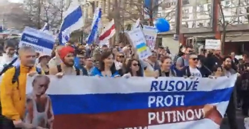 VIDEO Rusi koji žive u Češkoj prosvjedovali protiv rata u Ukrajini