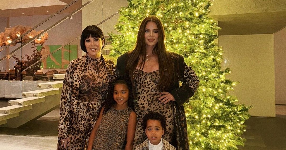 Od Khloe Kardashian do Victorije Beckham: Sve više poznatih bira golo božićno drvce