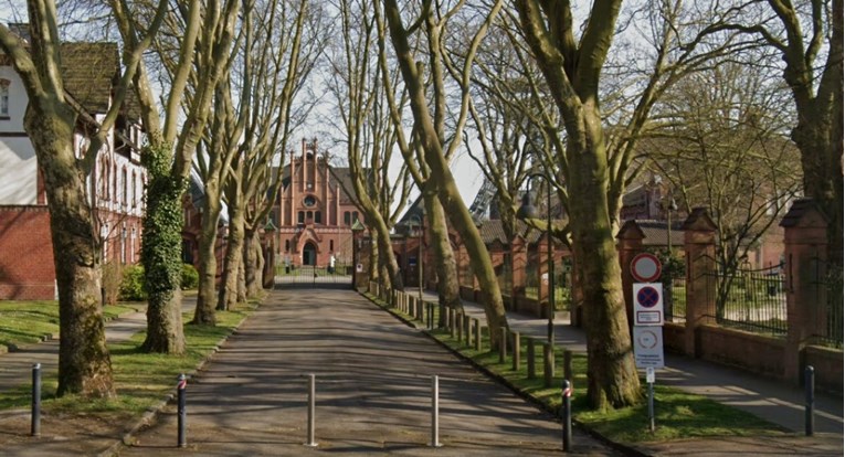 50 AfD-ovaca pokušalo ući u bivši rudnik, 30 ljevičara ih zaustavilo. Izbila tučnjava