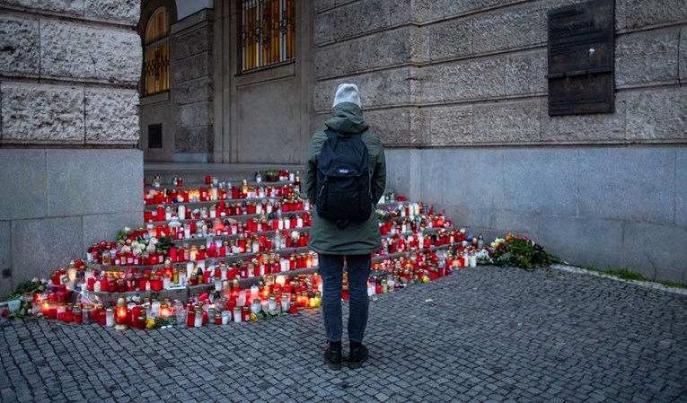 Godina dana od pokolja u Pragu. "Stalno se pitamo: Zašto?"