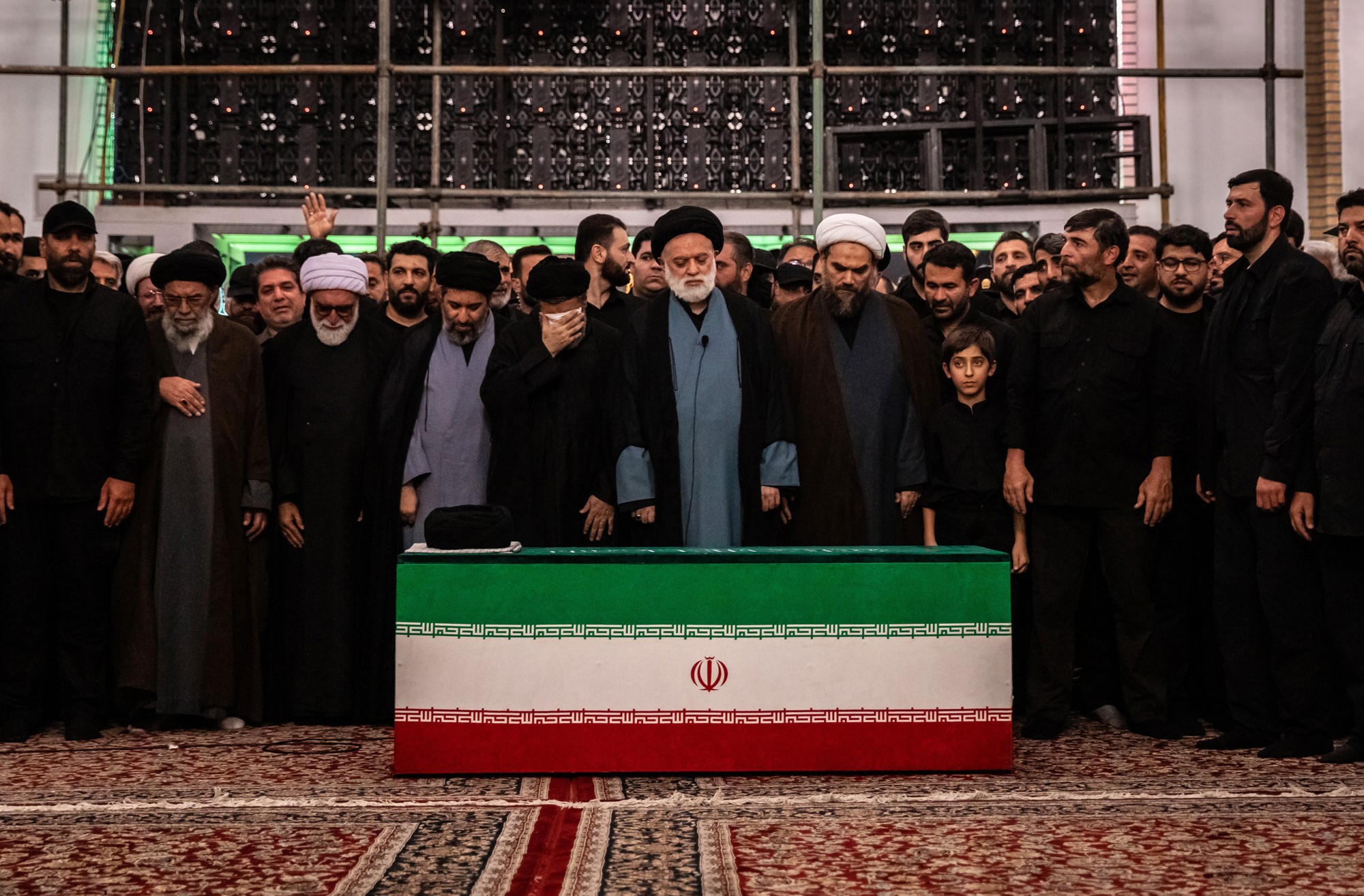 Sprovod ubijenog ajatolaha pokazao da je Iran u situaciji u kakvoj nikad nije bio