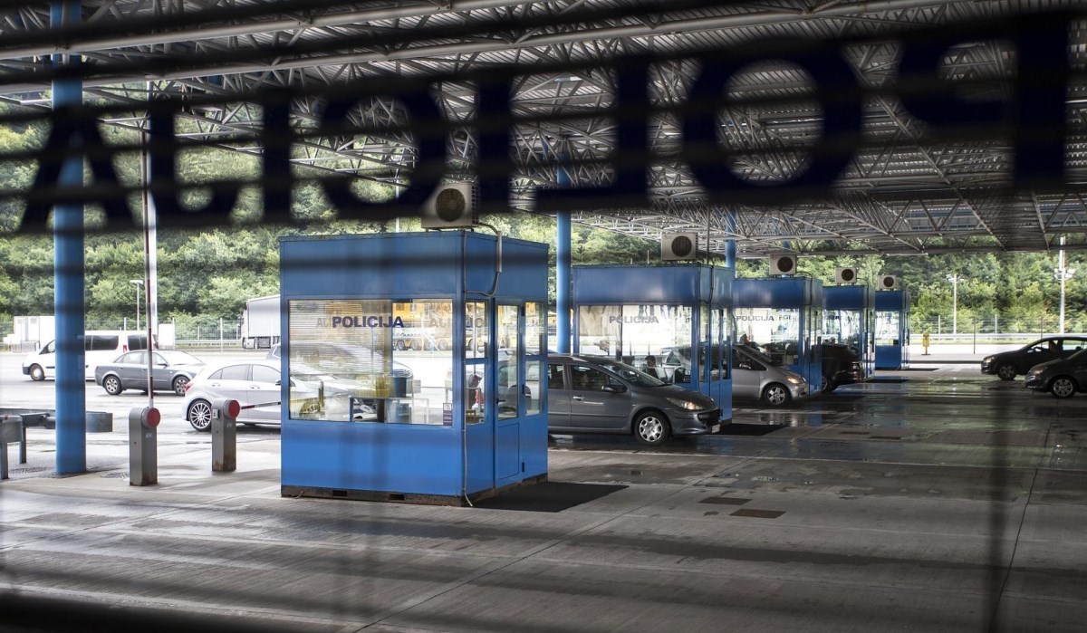 Slovenija upozorila Hrvatsku, vraća kontrole na granici. "Schengen je propao"
