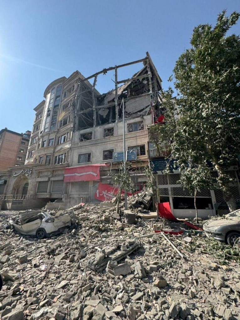 VIDEO Izraelci pogodili gusto naseljene stambene četvrti Teherana